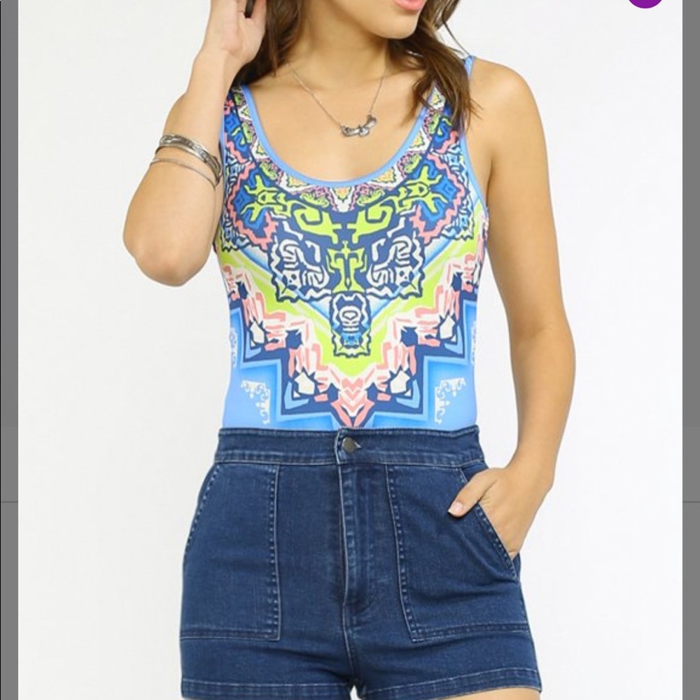 Geometric scoop neck body suit